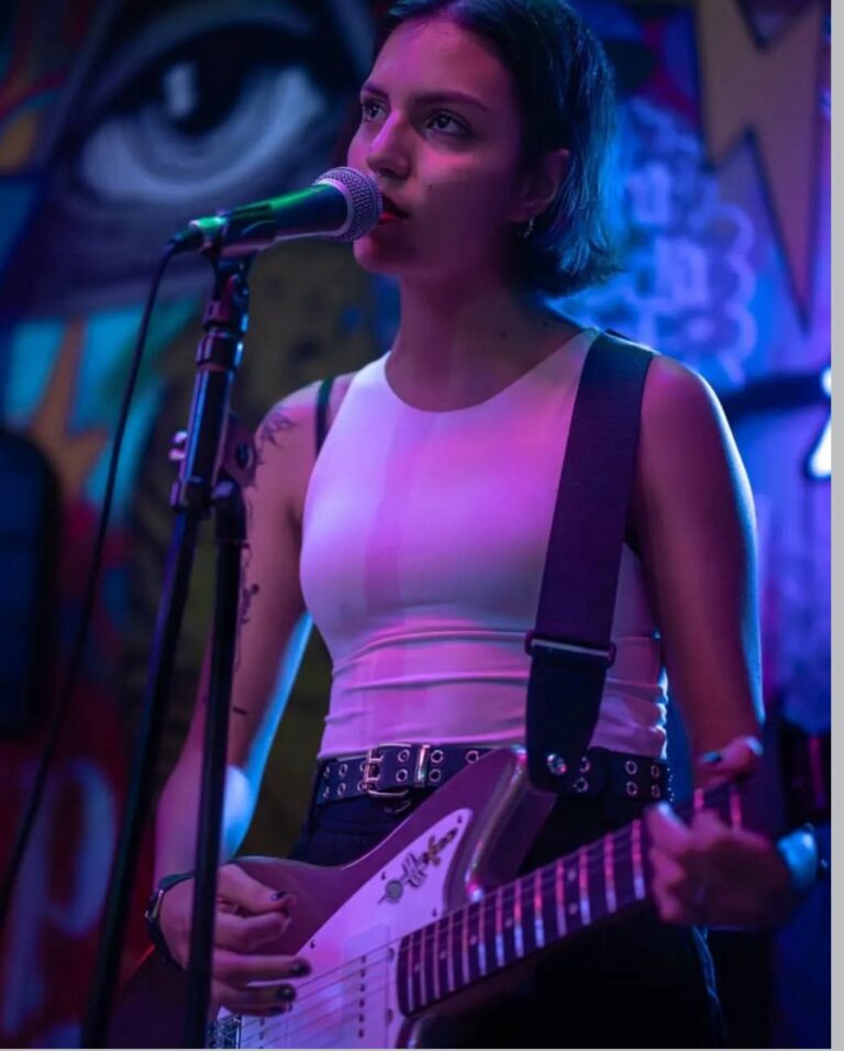 31ebb6ee-c421-4d1a-8291-586d45de9353